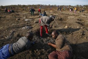 Suid Afrika se Vloek van "Bling" Veroorsaak nog steeds Valse Hoop en Ellende vir die Massa Bevolking
